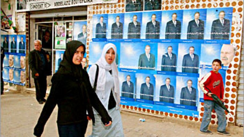 قراء الشروق أون لاين يتوقعون فوزا سهلا للرئيس بوتفليقة في الرئاسيات القادمة