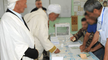 إعادة تدوير السلطة بوجاهة الديمقراطية