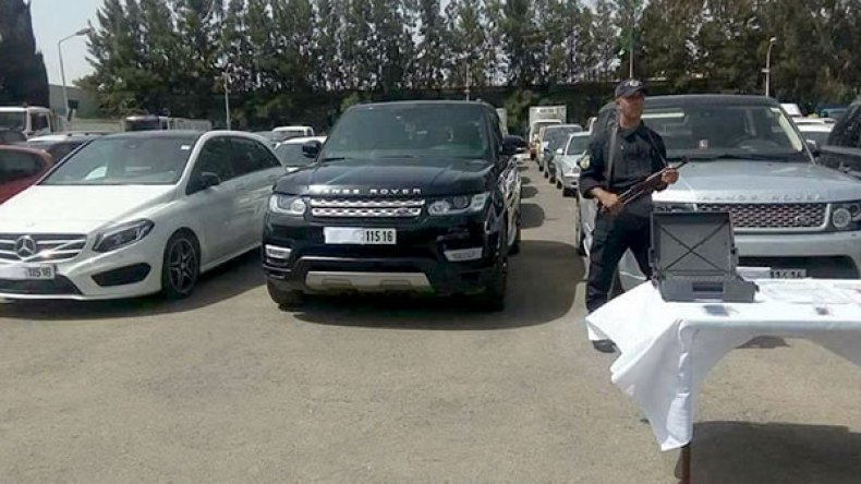 التحقيق عبر 21 ولاية لفكّ لغز  قضية 115 سيارة مسروقة!