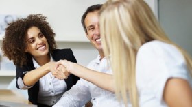 هل تقبلين أن يكون زوجك صديقا لزوجة صديقه؟