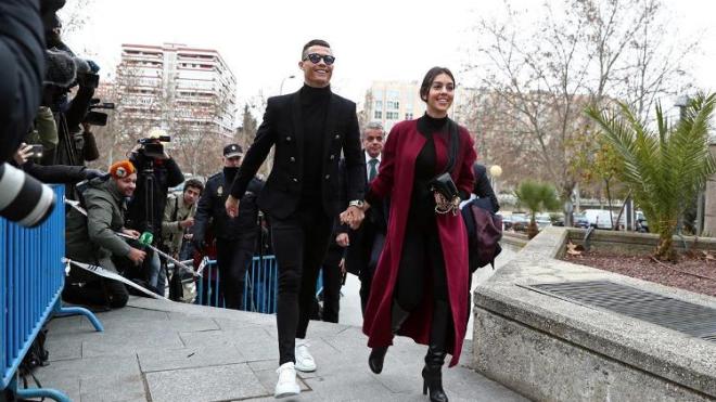 هكذا تعرّف رونالدو على زوجته