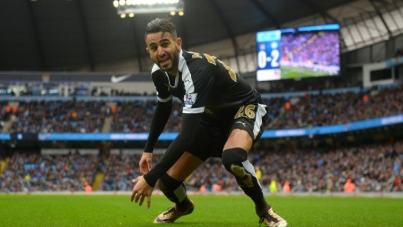 نادي “الثعالب” يُعيد عرض الهدف الخرافي لـ”محرز” 