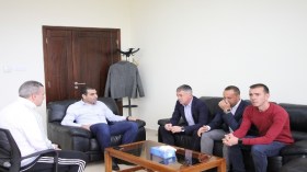 زطشي يخوض معارك “دونكيشوتية”