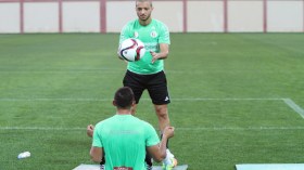 هني يُشارك ضد الكاميرون