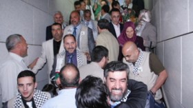 غياب أعلى السلطات الرسمية في استقبال عائدي غزة