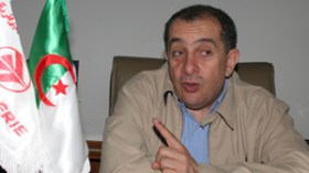 الطيارون يعتصمون ويهددون بشل الرحلات الجوية