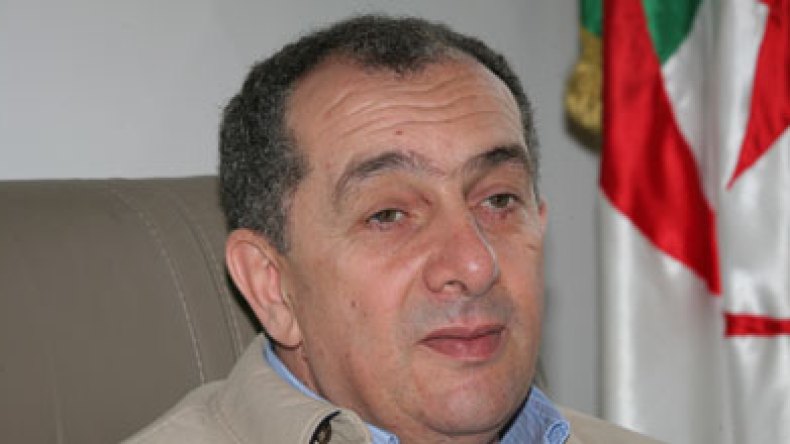 وحيد بوعبد الله : مجهولون يريدون تكسير الخطوط الجوية الجزائرية