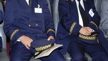 اسكتوا… تسلموا!