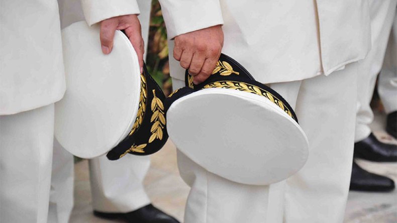 لهذه الأسباب عزل 22 واليا.. وسقط المغضوب عليهم شعبيا