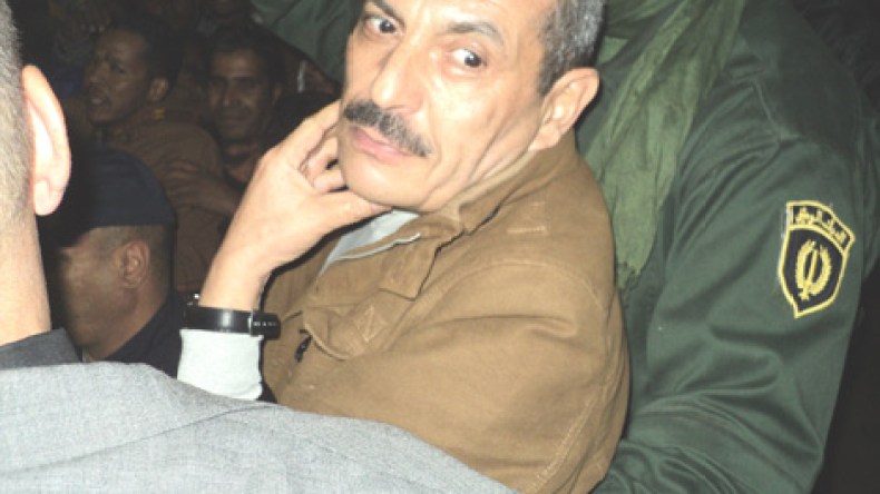 “اللعنة” تطارد والي إيليزي، من اختطافه إلى احتجاز العمال الأجانب