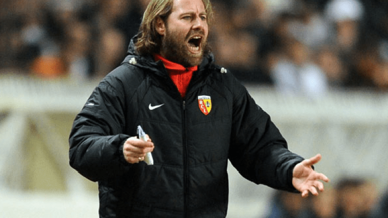 اتحاد بلعباس ينتدب الفرنسي والم لعارضته الفنية