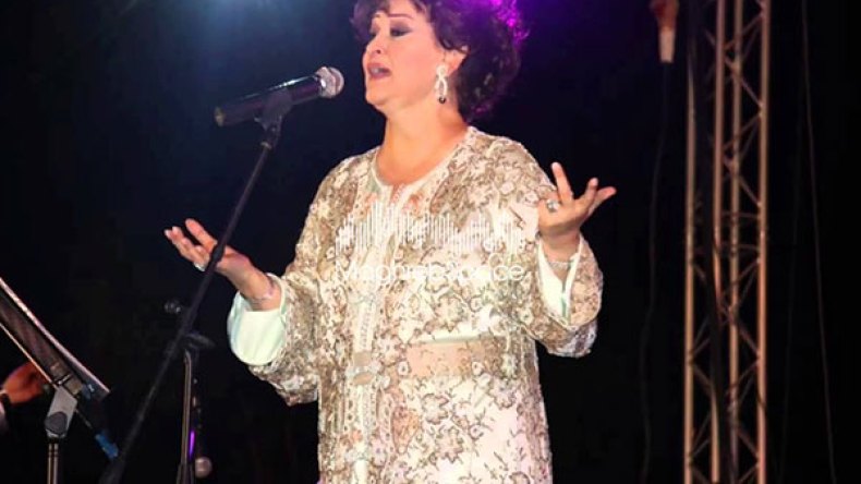 طيف وردة يحلق في قسنطينة ويعيد زمن الفن الجميل