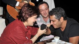 فضل‭ ‬شاكر‭ ‬يطالب‭ ‬وردة‭ ‬الجزائرية‮ ‬باعتزال‭ ‬الغناء‭ ‬والتحجّب‭ ‬والحج‭ ‬احتراماً‭ ‬لسنّها