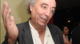 واسيني الأعرج يرد على بوجدرة: “باريس ستبقى عاصمة أدبية للكتاب الأفارقة أحببنا أم كرهنا”