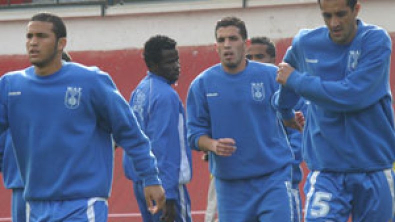 وداد تلمسان يتصدر الترتيب بجدارة وأولمبي العناصر يستغيث