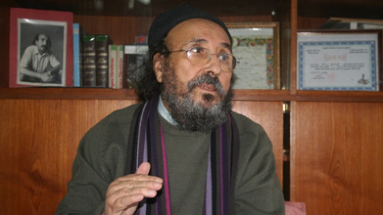 وطار يصنع الحدث حاضرا أو غائبا في الصالون الدولي للكتاب