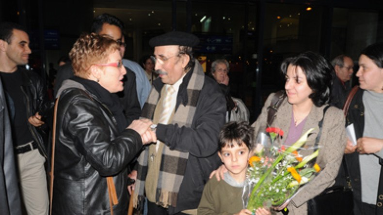 كنجوم كرة القدم عاد الطاهر وطار إلى الجزائر