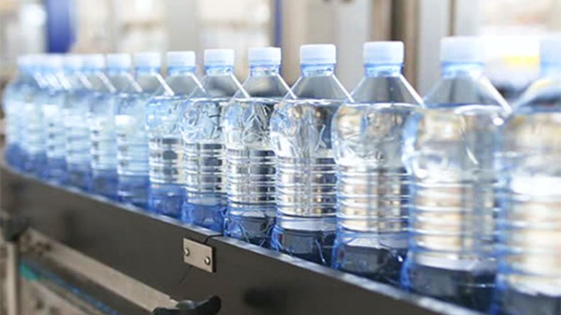 50 ترخيصا لمصانع مياه معدنية لا تنتج.. وهذه أسباب رفع الأسعار!