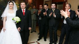 Faste des noces algériennes: Limousine et salle à 25 millions