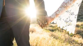 لماذا أصبح الظّفر بالزّوجة الصّالحة همًّا يؤرّق الشّباب؟