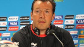 مارك ويلموتس: نعرف أن المنتخب الجزائري سيلعب بطريقة دفاعية