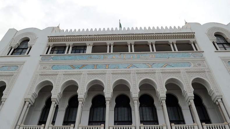ولاية الجزائر تنشئ حسابا بريديا جاريا لرجال الأعمال والمحسنين