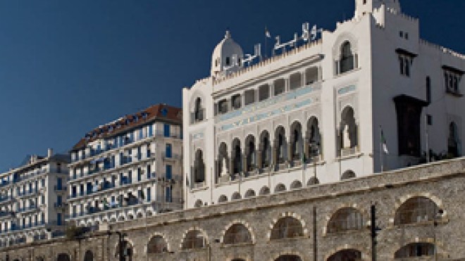 تأسيس حكومات محلية وتوسيع صلاحيات الولاة