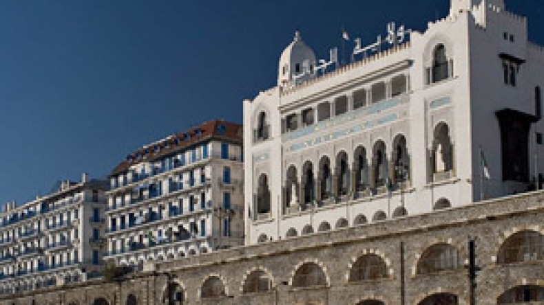 تقييم تسيير النفايات ووحدة الكشف عن السيدا وترميم السيدة الإفريقية في جدول الأعمال