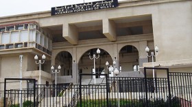 مقصون من السكن يهددون بالانتحار على مبنى ولاية تيزي وزو