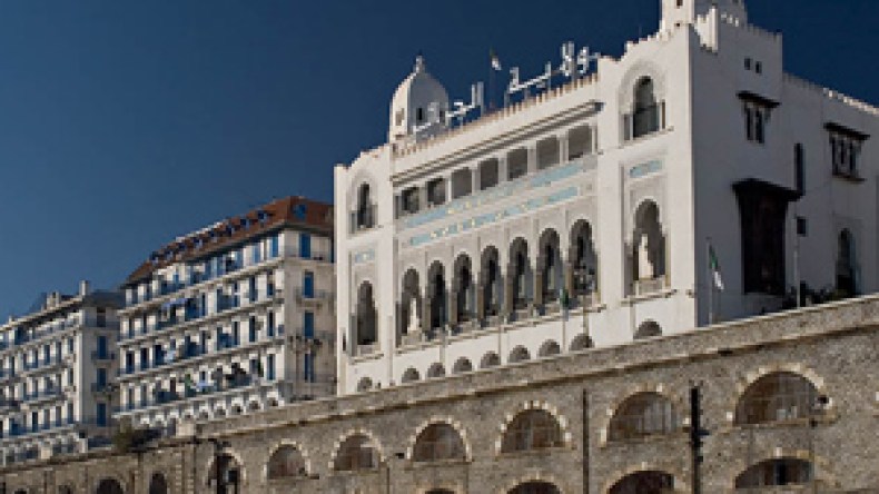 صلاحيات مطلقة للولاة وإجراءات ردعية للمنتخبين تصل إلى الفصل!