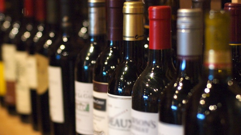 حجز 11503 وحدة خمور في محل مجهز بثلاجات تبريد بباتنة