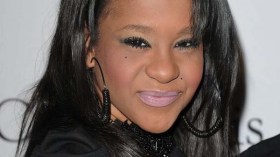 وفاة ابنة ويتني هيوستون يكتنفها الغموض