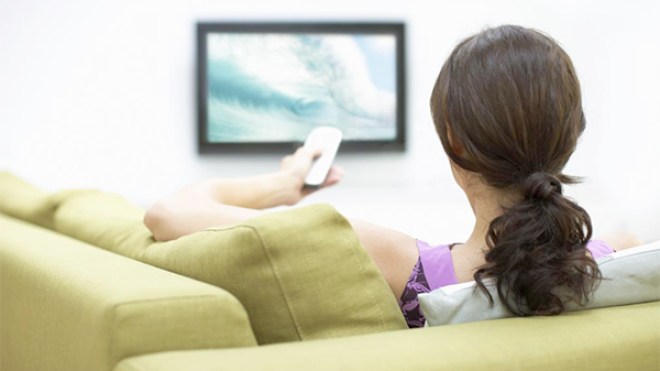 أمهات يتنازلن للقنوات الفضائية عن تربية الأبناء