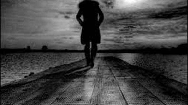 سلبـــني زوجي السكينة لأنه سكــــن عرض البحار