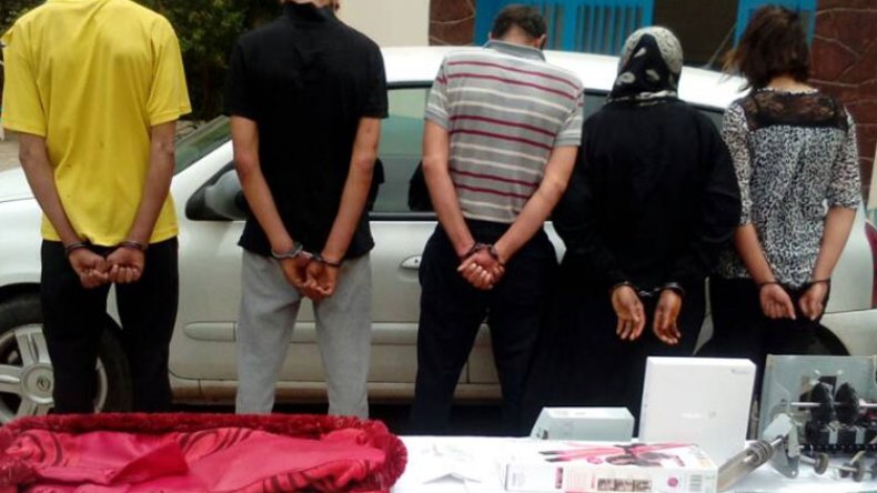 امرأتان ضمن عصابتين لسرقة المنازل