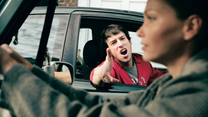 نساء يتفاخرن بسياقتهن و يؤرقن الرجال!