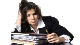 هل عمل الفتاة … طريق إلى عنوستها ؟؟