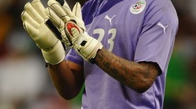 Algerian goalkeeper Meboulhi prefers playing in English clubs