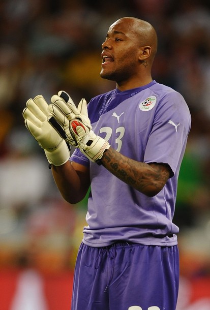 Algerian goalkeeper Meboulhi prefers playing in English clubs