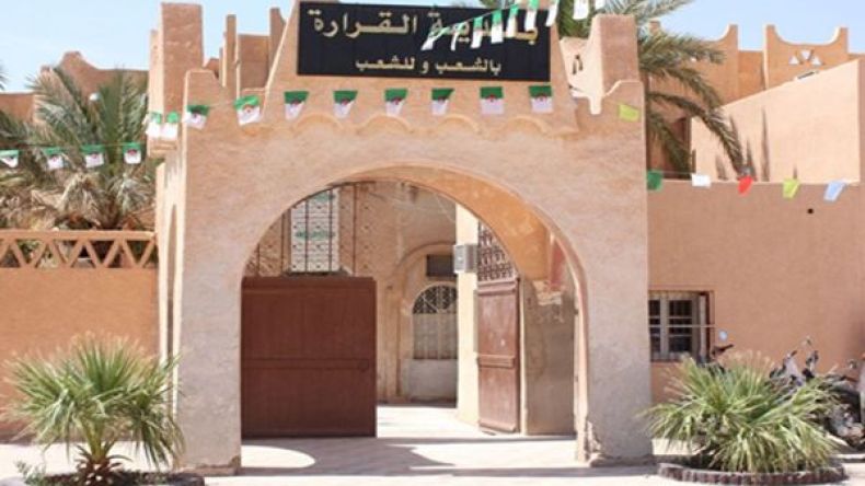 حملة واسعة للقضاء على البناءات الفوضوية بأحياء القرارة