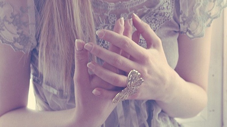 هل تستطيعين اتخاذ القرار باستئصال ثدييك احترازا من السرطان؟!