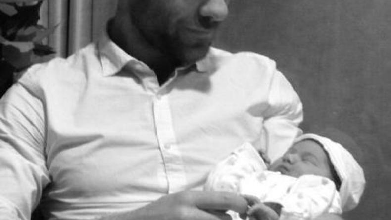 “تشابي” يرزق بمولود ثالث