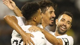 بونجاح يوجه رسالة قوية إلى تشافي بعد اعتزاله