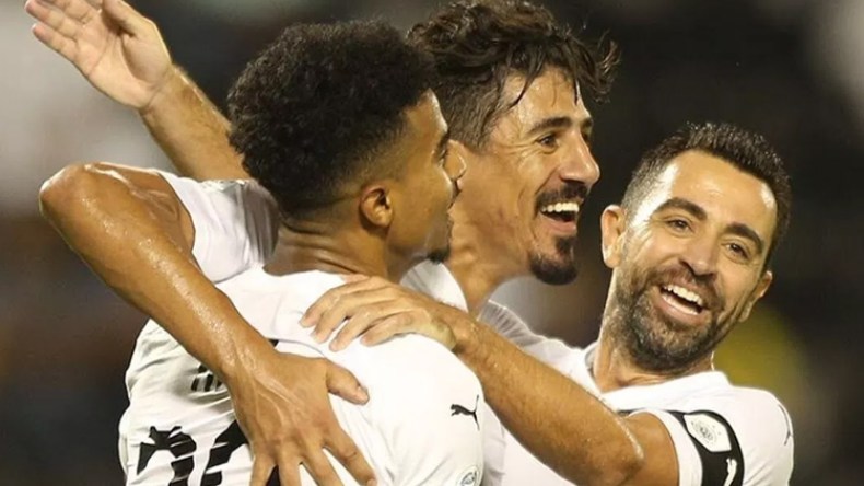 بونجاح يوجه رسالة قوية إلى تشافي بعد اعتزاله