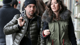 تيري هنري يحرّض تشافي على الرحيل من برشلونة