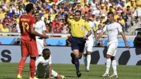 حكم مباراة الجزائر وبلجيكا صار مدربا!