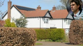 التقني المُرشّح لِتدريب “الخضر” يبيع منزله