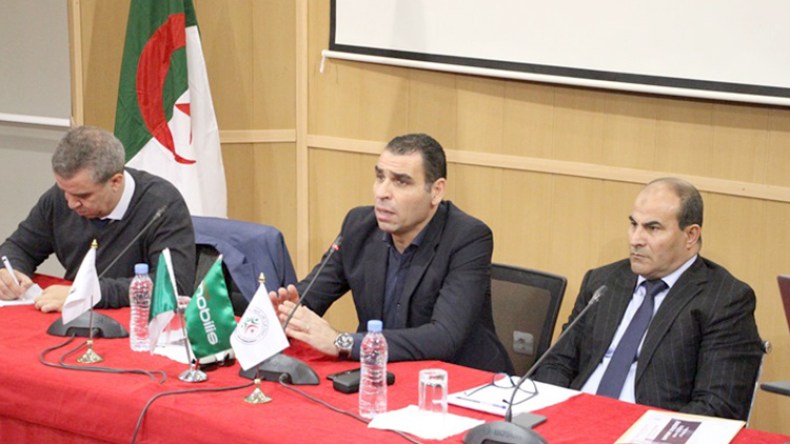 زطشي: زمن استعمال الهاتف لِتحقيق أغراض خاصّة انتهى!