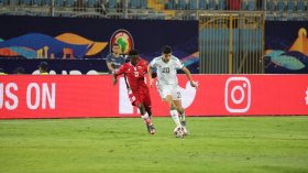 أنصار مانشستر يونايتد وتوتنهام يُطالبون بِجلب عطال