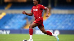 هذه خيارات الجزائري لعروسي للرحيل عن ليفربول